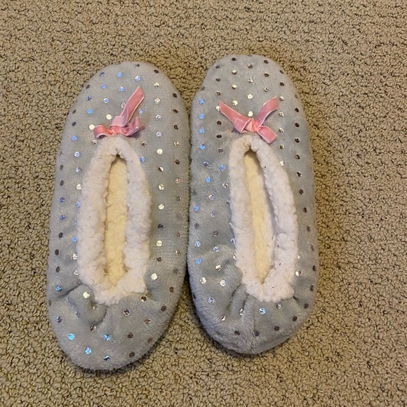 Shoes - Slippers